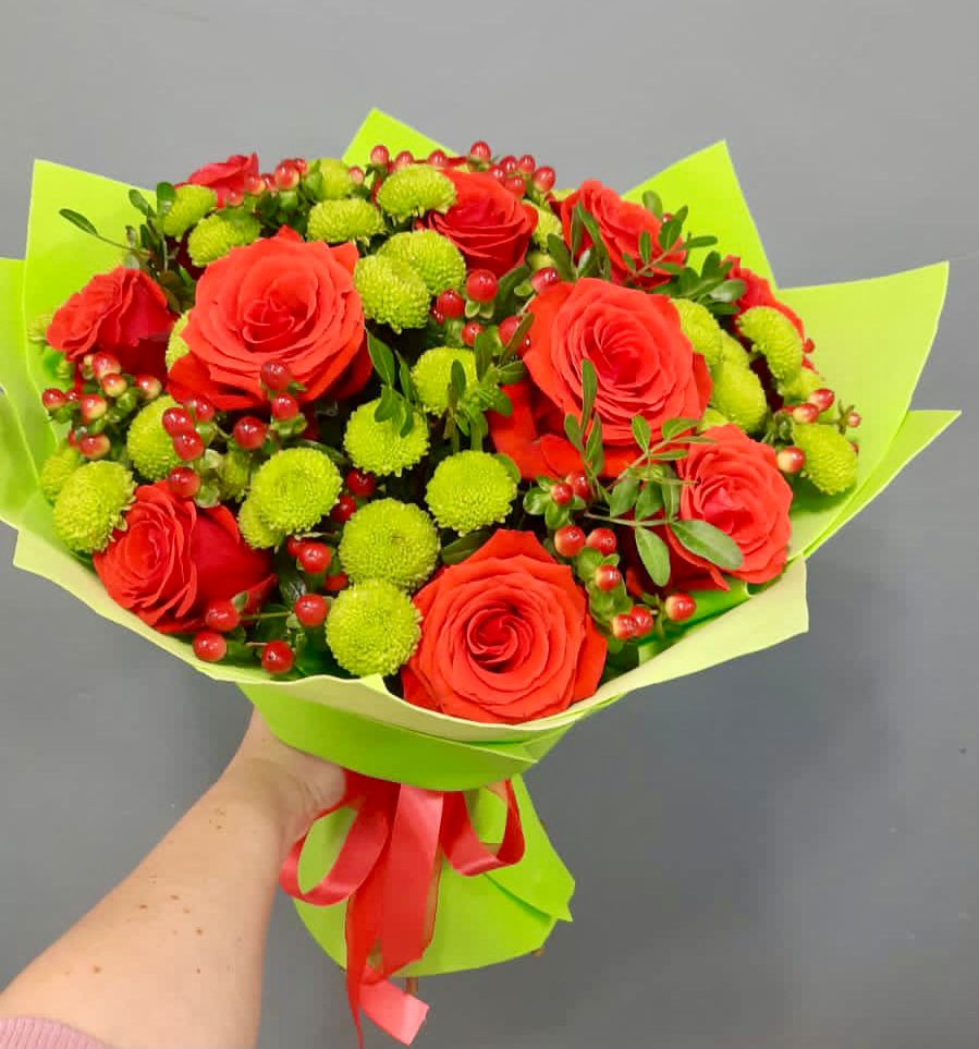 Букет цветов из: Хризантемы и Розы в Воронеже