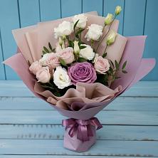 Букет цветов из:  Розы и Лизиантусы в Воронеже
