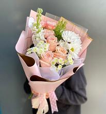 Букет цветов из:  Хризантемы и Розы в Воронеже