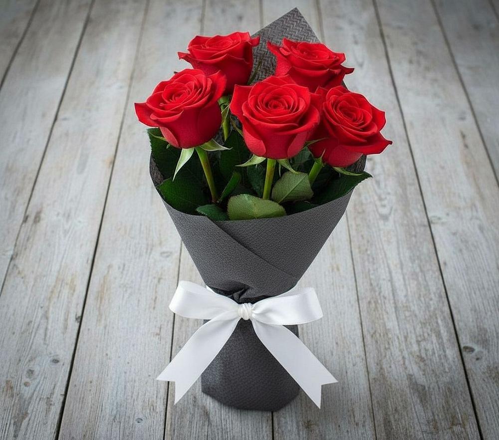 Букет 5 Красных роз Эдлесс Лав в Воронеже