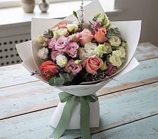 Букет цветов из:  Розы, Лизиантусы и Гвоздики в Воронеже